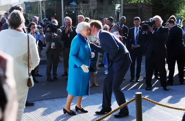 principe-harry-reina-isabel.jpg