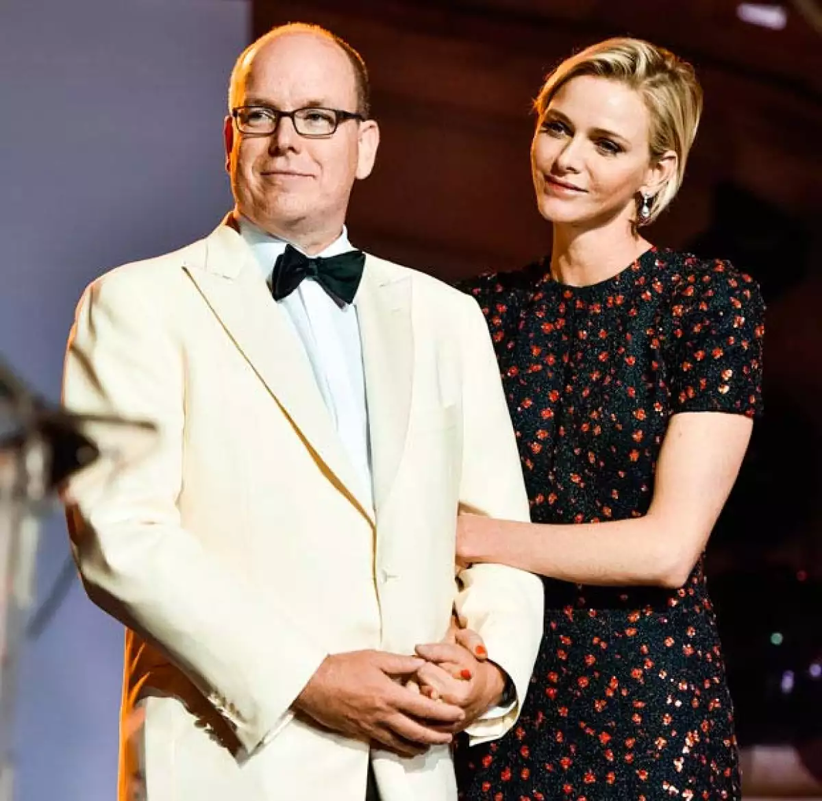 Alberto es 20 años más grande que Charlène.