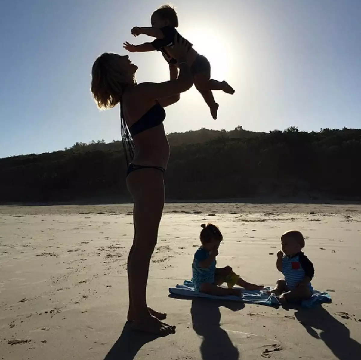 A pesar de tener tres hijos, la actriz española luce una figura de envidia al seguir una disciplinada rutina de ejercicio.