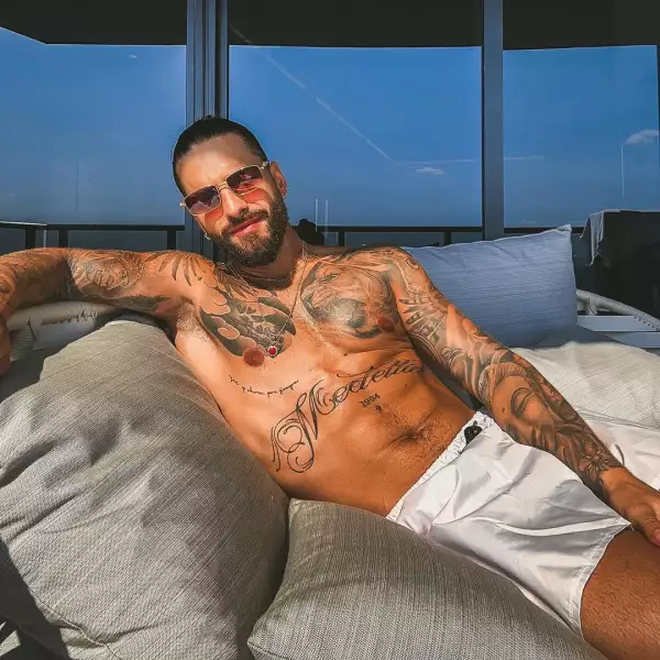 maluma-fotos-sin-playera-fotos.jpg