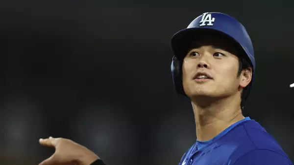 foto de shohei ohtani con el uniforme de Los Angeles Dodgers