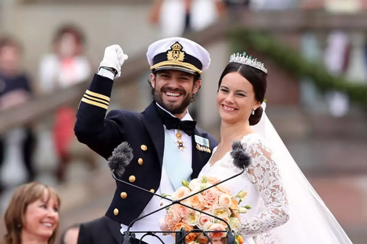 El príncipe Carlos Felipe de Suecia se casó con Sofía Hellqvist el 13 de junio.