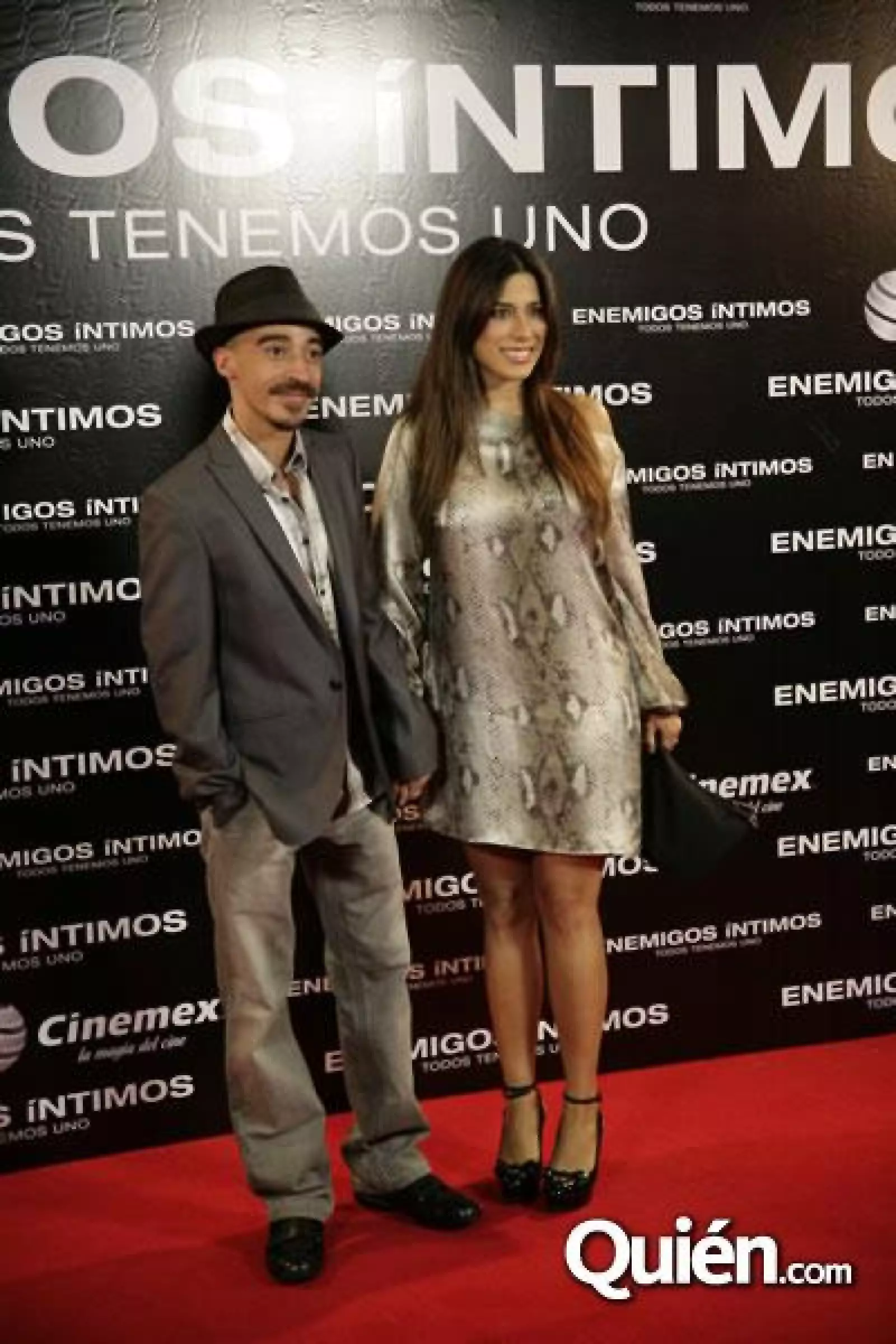 Presentación de Enemigos Íntimos