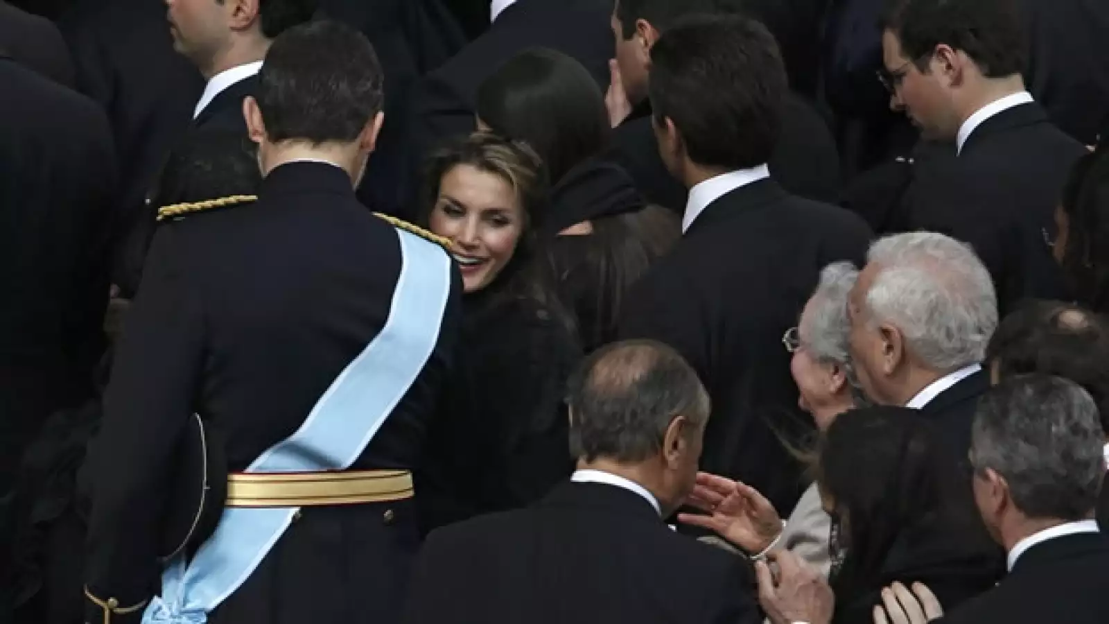 Dignatarios asisten a la misa de inicio de pontificado