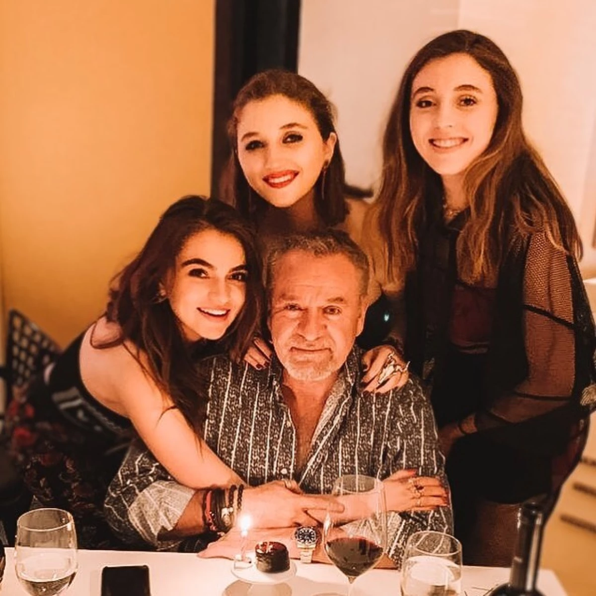 José Alberto “El Güero” y sus hijas Sofía, Fernanda y Regina