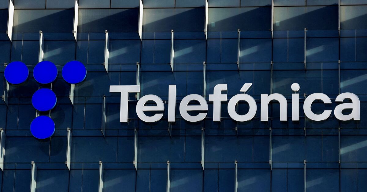 Telefónica México bir alıcı bulamıyor ve vergi davaları ve düzenleyici baskılar arasında her şeyi B2B işine yatırıyor