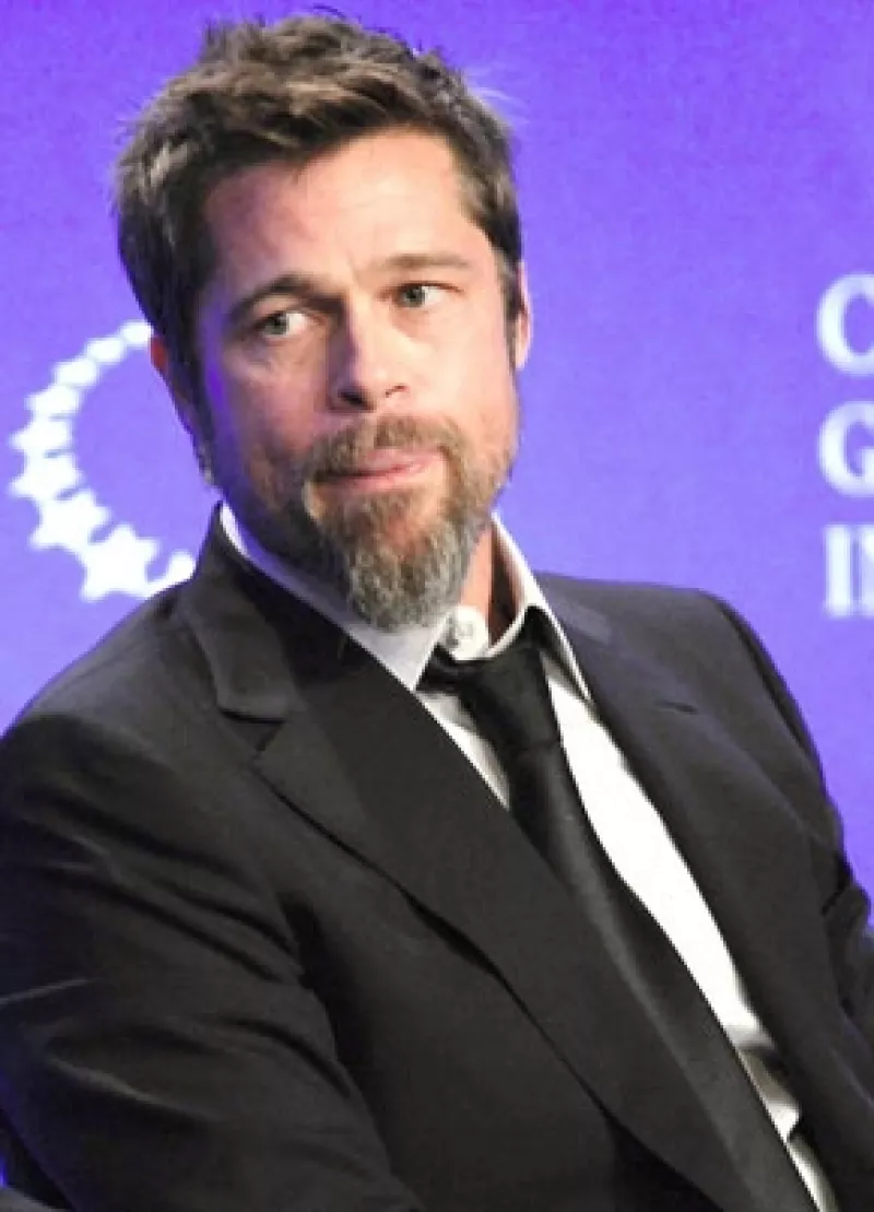 El actor de 45 años y pareja de Angelina Jolie, tuvo un ligero incidente en las calles de Los Ángeles. Afortunadamente no pasó a mayores y se encuentra bien.