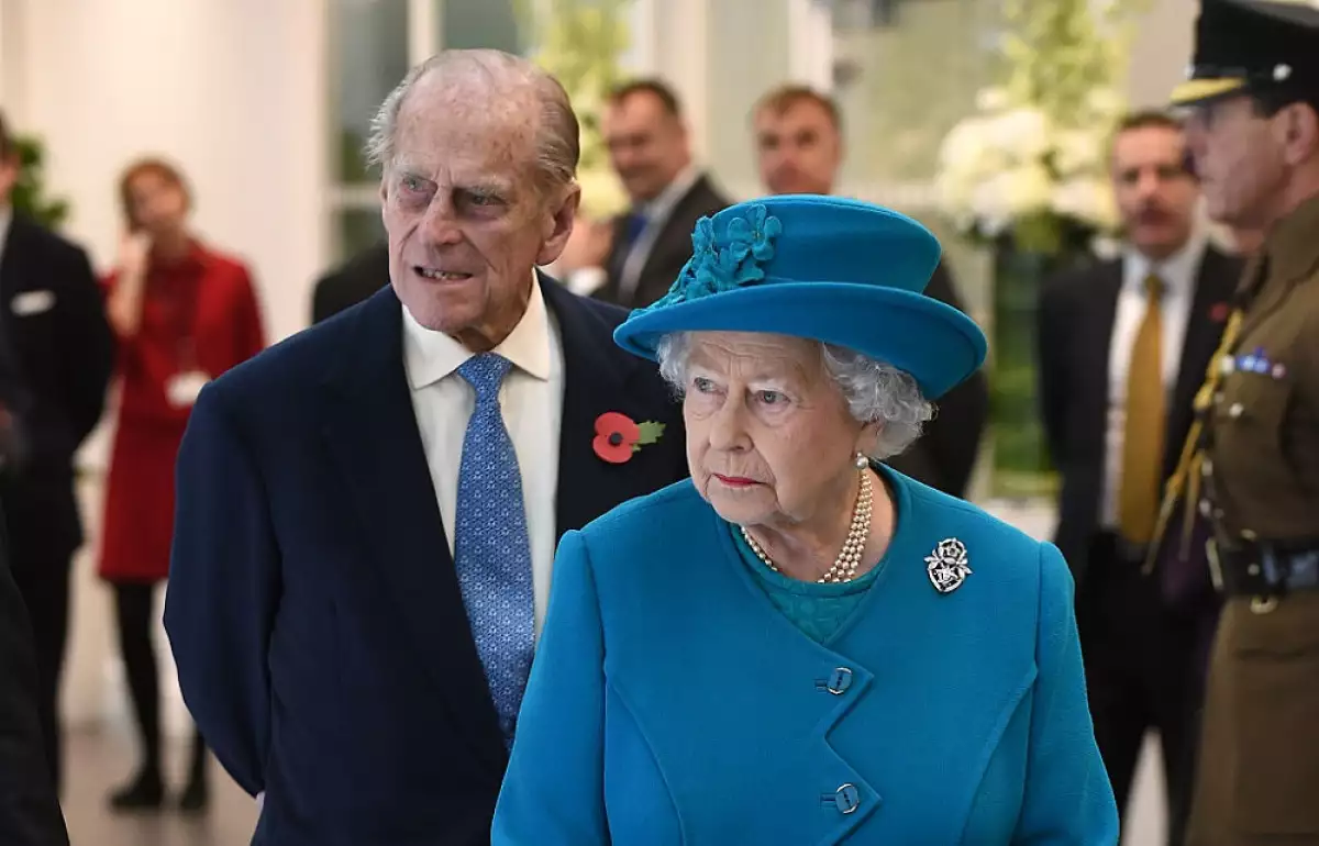 El duque de Edimburgo y la reina Isabel II