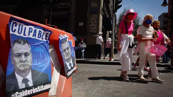 Marcha INE carteles García Luna-4