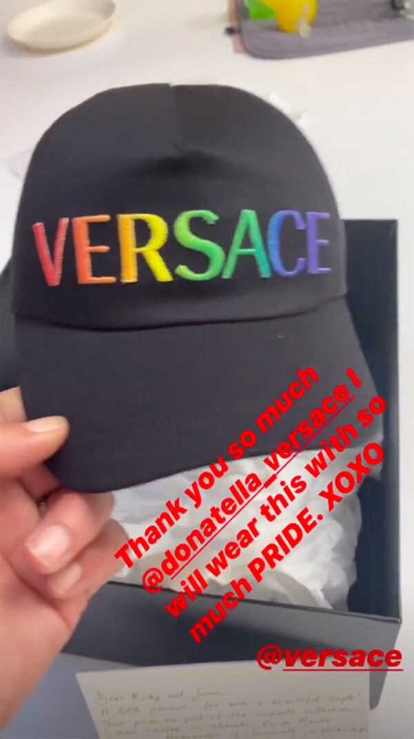 ricky-martin-regalo-donatella-versace-pride-2