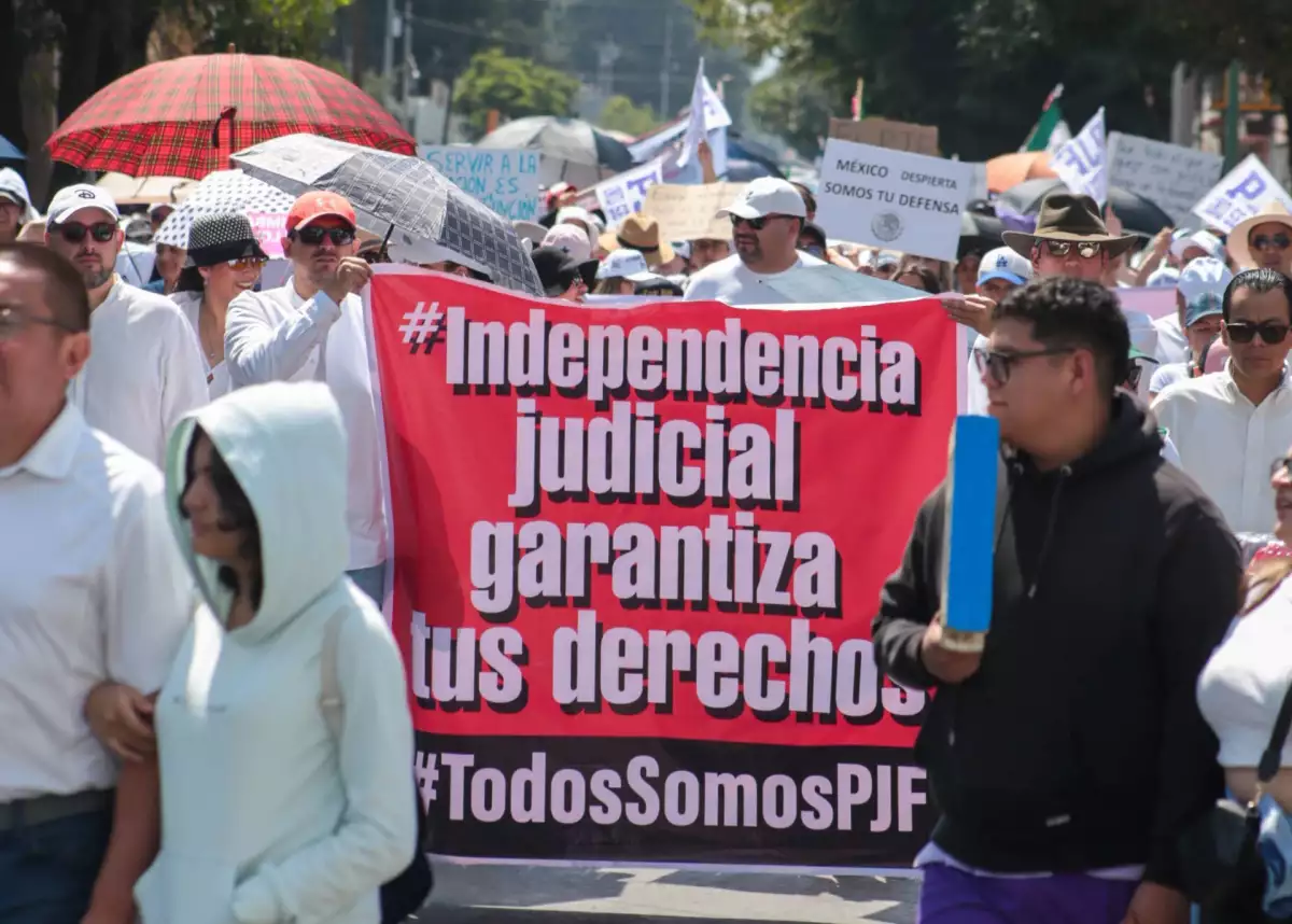 Trabajadores PJF marchan en Toluca -2.jpg