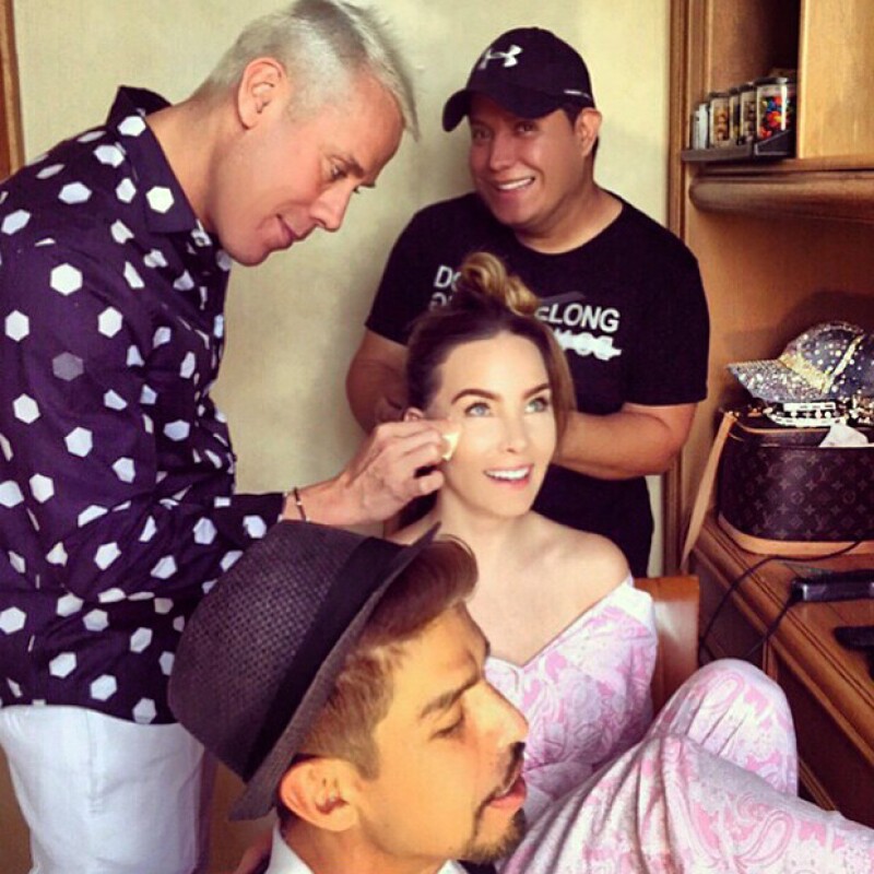 Belinda se dejó en manos de Alfonso Waithsman para lucir espectacular en su presentación en los premios Billboard.