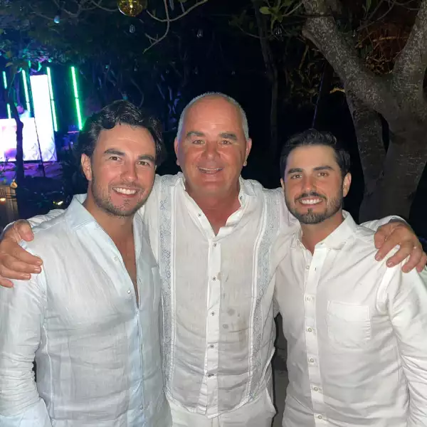 Checo Carl y Abraham.jpg
