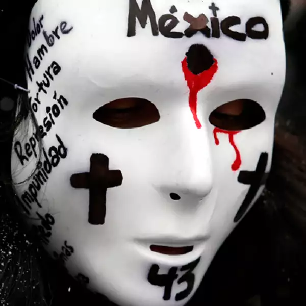 El presidente Enrique Peña Nieto enfrenta la más profunda crisis en el tema de seguridad desde que asumió el cargo, tras la desaparición de 43 estudiantes de Ayotzinapa