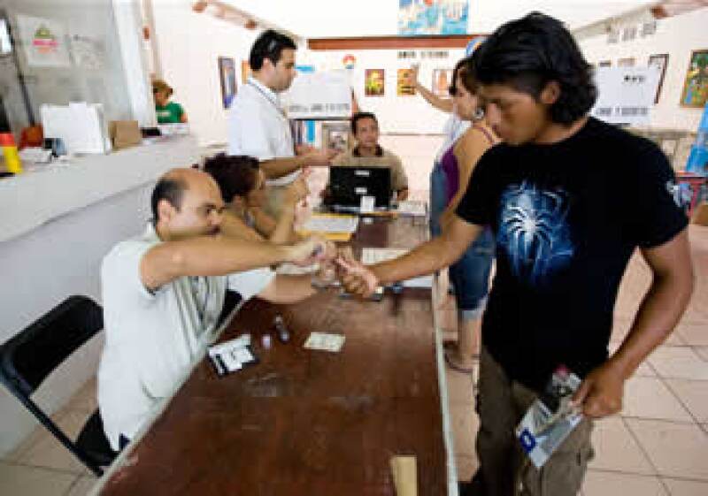 El abstencionismo encareció el voto. (Foto: Notimex)