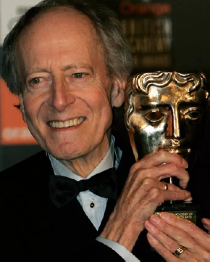 John Barry falleció a los 77 años de edad en Nueva York, donde residía desde hace un tiempo, dijo su familia sin especificar la causa de muerte.