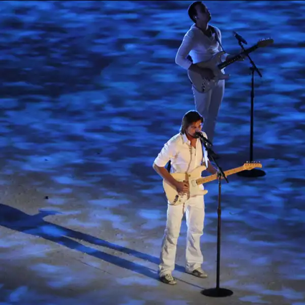 El cantante Juanes interpretó el tema Es tiempo de cambiar.