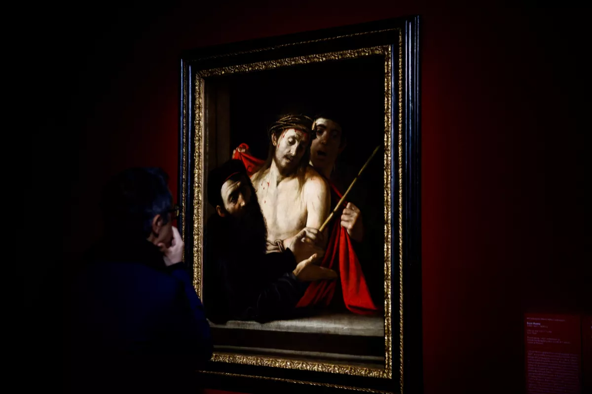 Foto de la obra "Ecce Homo" de Caravaggio, que fue redescubierta en 2021 después de permanecer desaparecida por siglos.