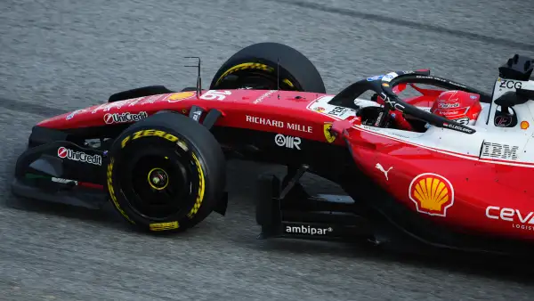 Ferrari y Red Bull marcan el mejor tiempo en las primeras prácticas del GP de Bahréin