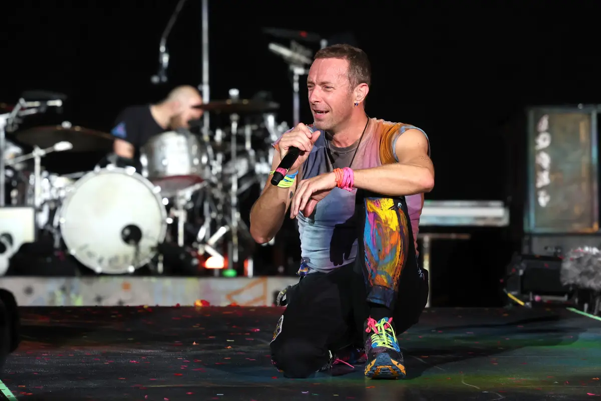 ¿Qué canción le dedicó Chris Martin a Dakota Johnson? Este es el significado de su letra