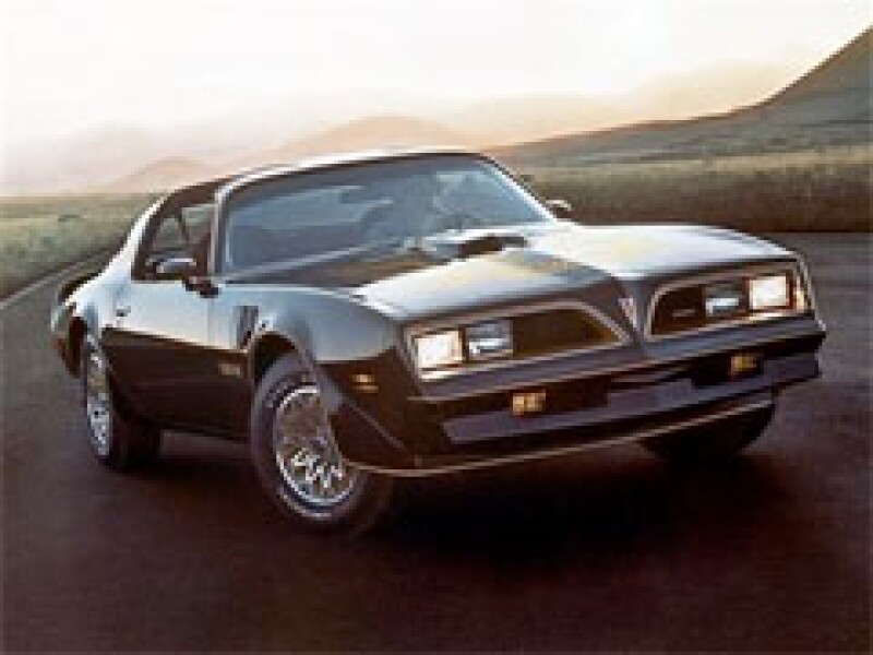 General Motors cerrará la división de Pontiac tras la crisis económica que enfrentan las automotrices. (Foto: AP)