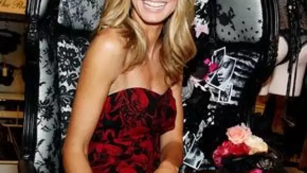 La modelo alemana no tiene ningún problema de mostrar su esbelta figura en frente de su esposo, el cantante Seal, y sus tres hijos.