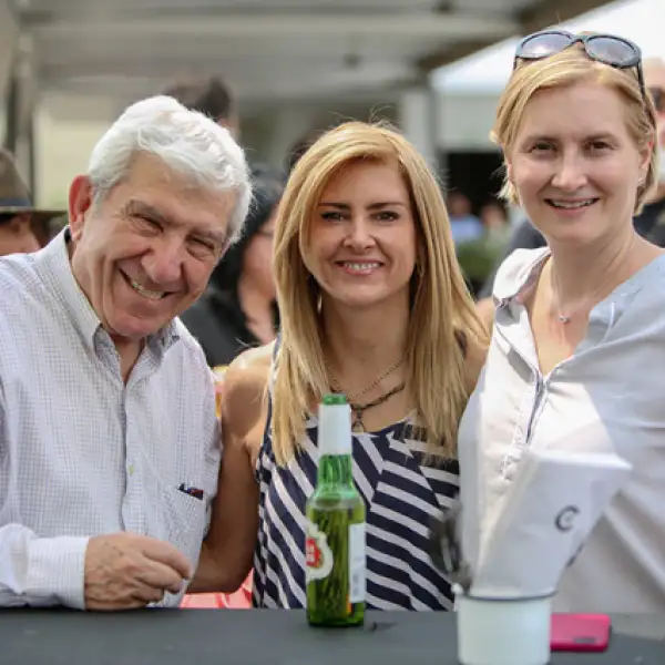 Marcos Micha, Paulina Vélez y Ana Elena Mallet