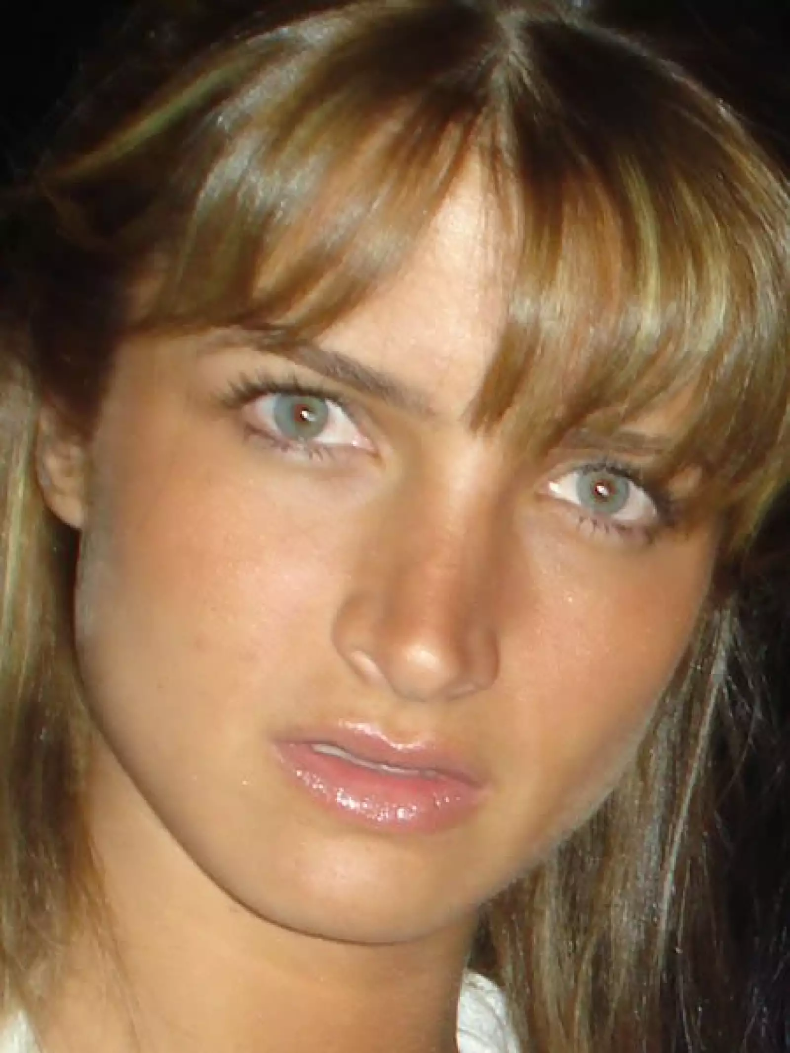 “Si la belleza fuera pecado, estarías en el infierno”, es uno de los piropos que le han dicho.