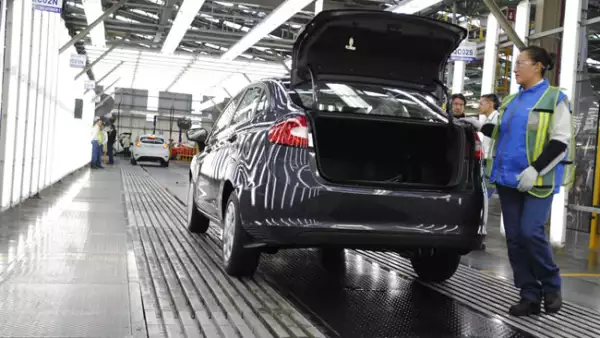 El sector automotriz emplea a 17.9% del total de mujeres ocupadas a nivel nacional.