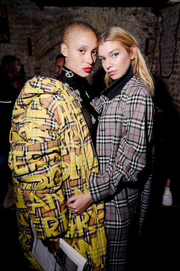 Adwoa-Aboah-and-Stella-Maxwell-wearing-Burberry-at-a-party-to-celebrateˇThe-Last-Magazine'sˇtenthˇanniversary-hosted-byˇBurberry-and-Adwoa-Aboah--(1)