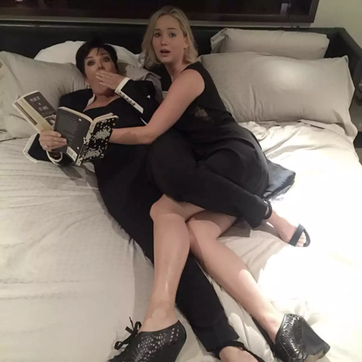 Los amigos de la actriz quisieron darle una sorpresa invitando a Kris a su fiesta de cumpleaños porque Jennifer es una gran fan del programa de los Kardashian.