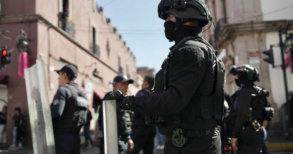 Devletlerin suçla mücadele için çok az kaynağa sahip olmasının sorumlusu o.