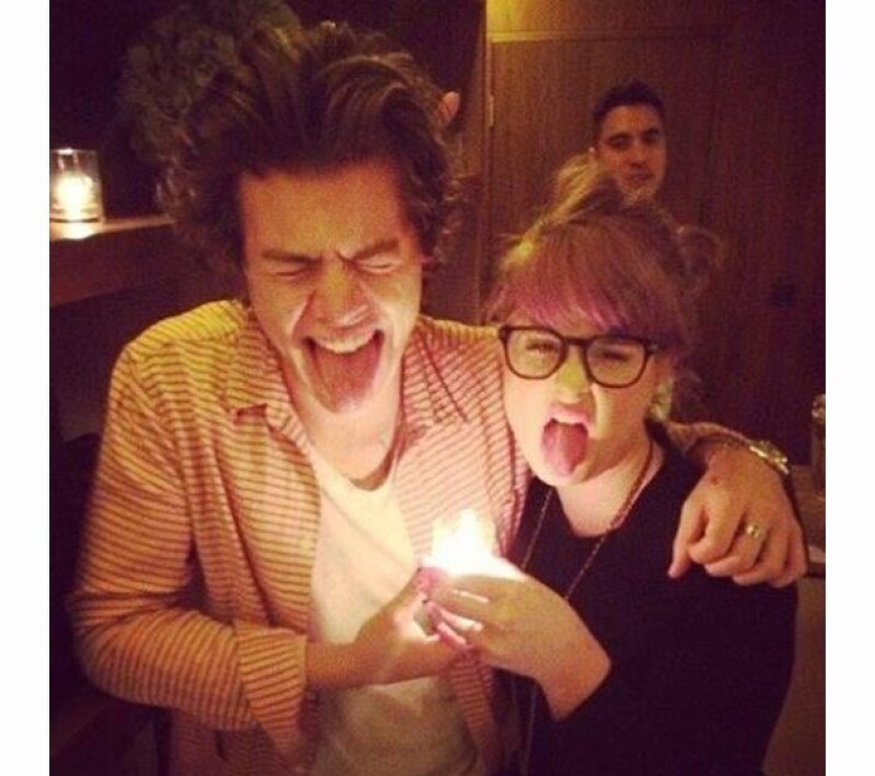 Harry Styles y Kelly Osbourne, de lo más divertidos en la fiesta.