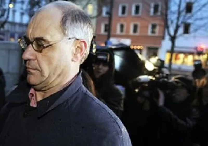 Rudolf Elmer, ex ejecutivo del banco Julius Baer, está acusado de amenazar al personal de la entidad, entre otros cargos. (Foto: AP)