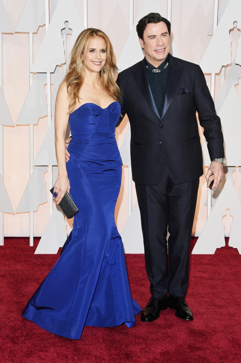 John llegó de la mano de su esposa Kelly Preston.