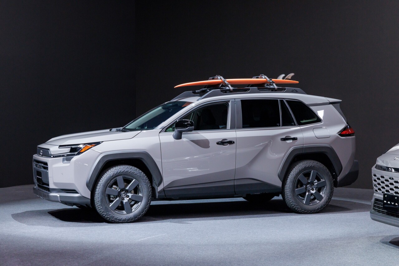 Toyota triunfa con híbridos, pero el éxito empieza a desbordar su capacidad