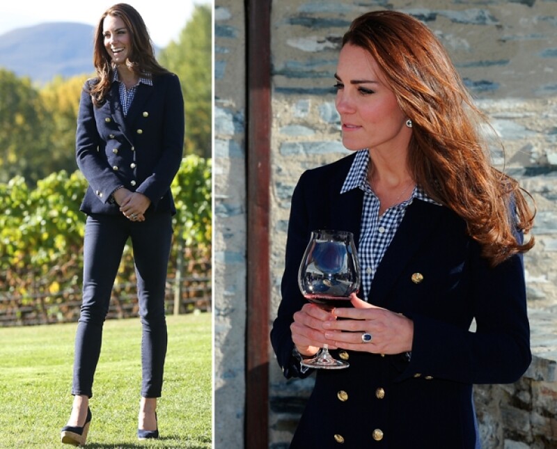 Quizá el look del día, Kate vistió un atuendo casual para pasar la tarde en un viñedo junto a su esposo.