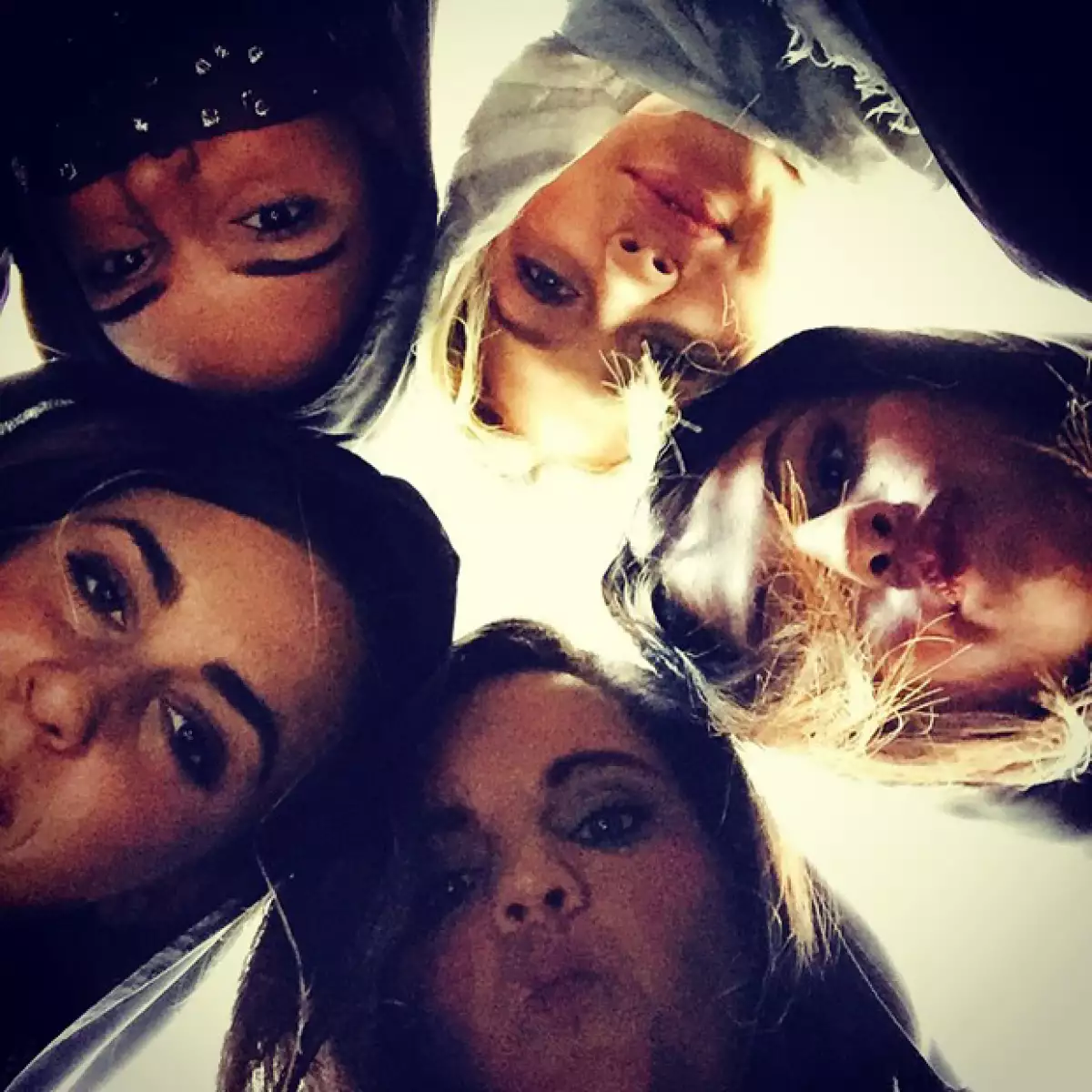 En sus cuentas de Instagram estás jóvenes celebridades han compartido detalles de su estancia en el lujoso destino.