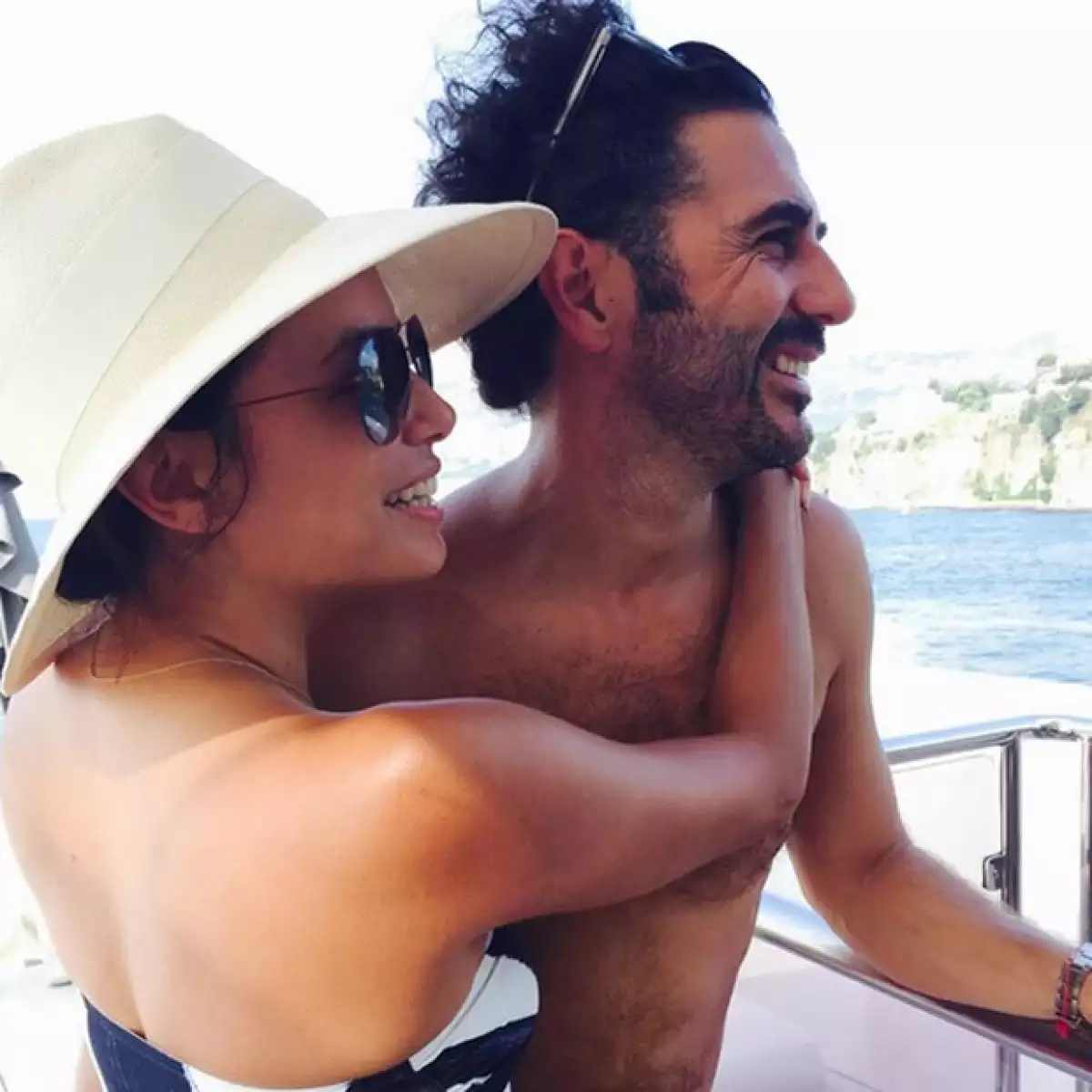 ¿Más románticos? ¡Imposible! La pareja se encuentra en el país europeo y no ha parado de compartir los mejores momentos de su viaje.