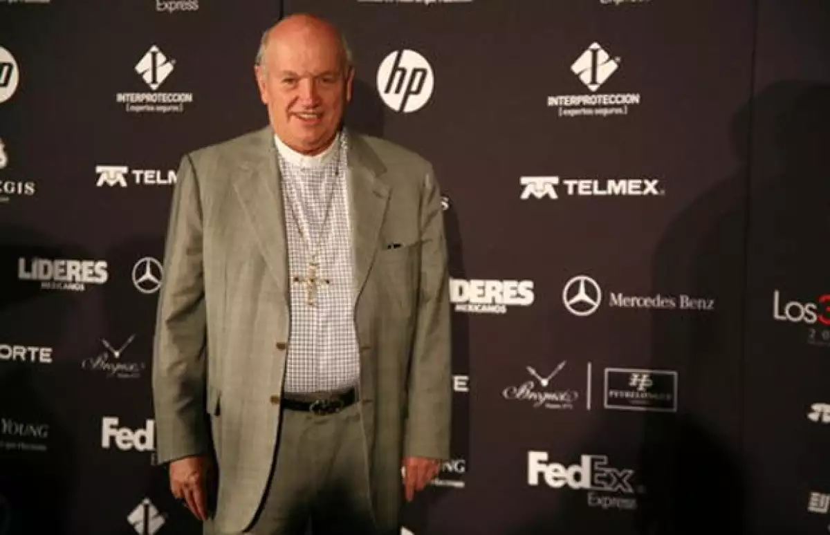 El obispo de Ecatepec Onésimo Cepeda se encuentra hospitalizado a causa de un infarto.