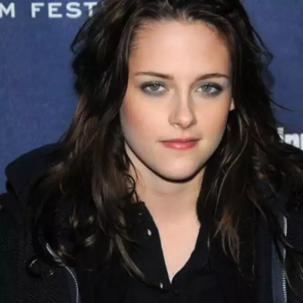 No se toma muy en serio el estilo de vida hollywoodense y prefiere esconderse de los reflectores.