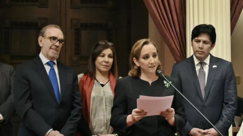 La canciller mexicana dice en el Senado de California que la sociedad entre México y Estados Unidos es inquebrantable pues son vecinos, aliados y amigos.
