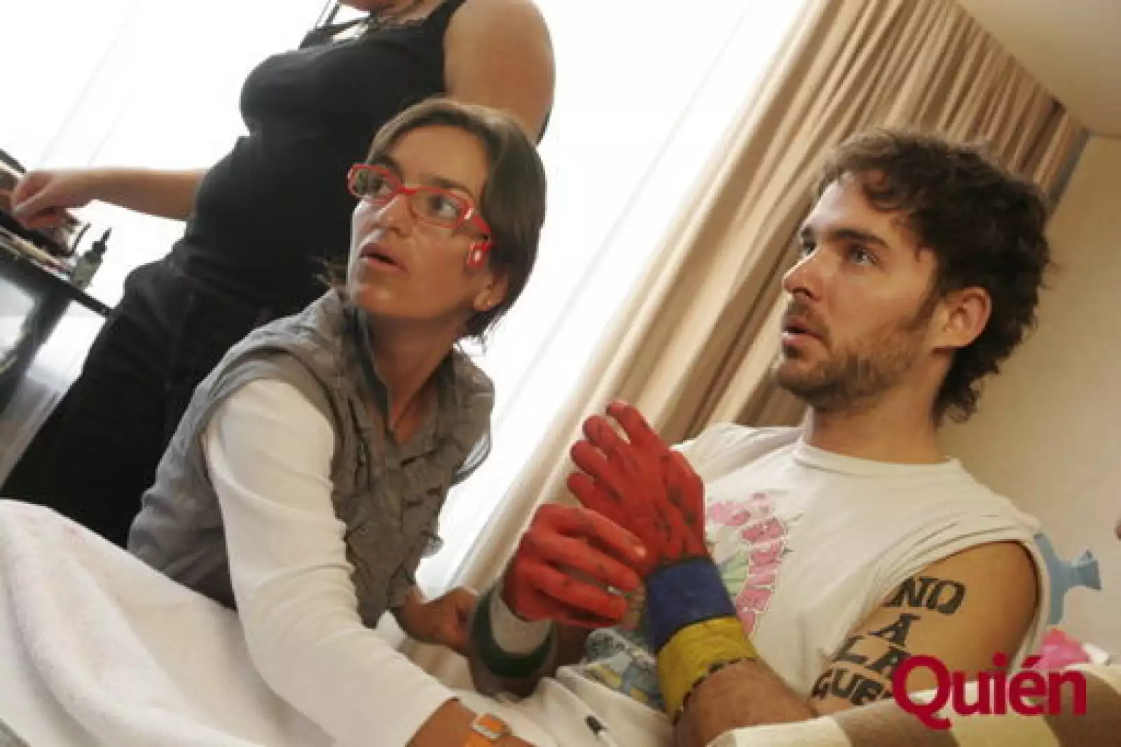 Manolo Cardona Backstage