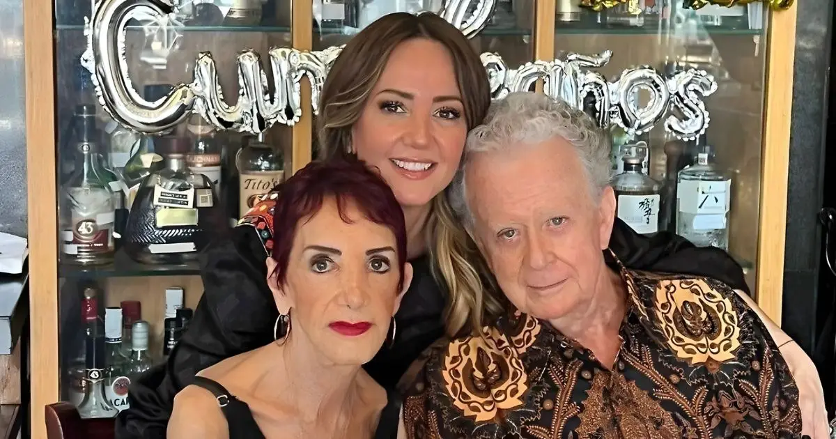 Andrea Legarreta, Juan Legarreta e Isabel Martínez