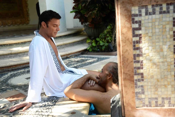 Ricky Martin es Antonio D'Amico y Edgar Ramírez es Gianni Versace en EL ASESINATO DE GIANNI VERSACE AMERICAN CRIME STORY - FX