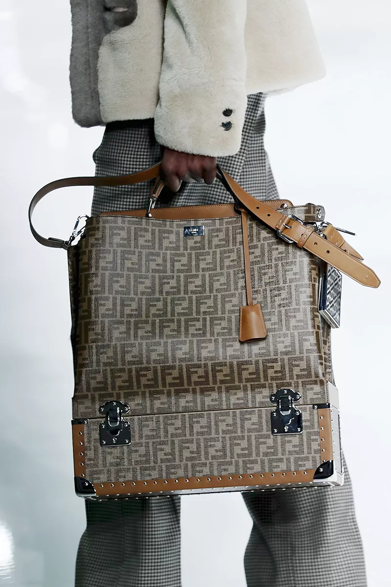 fendi fur laboratorio