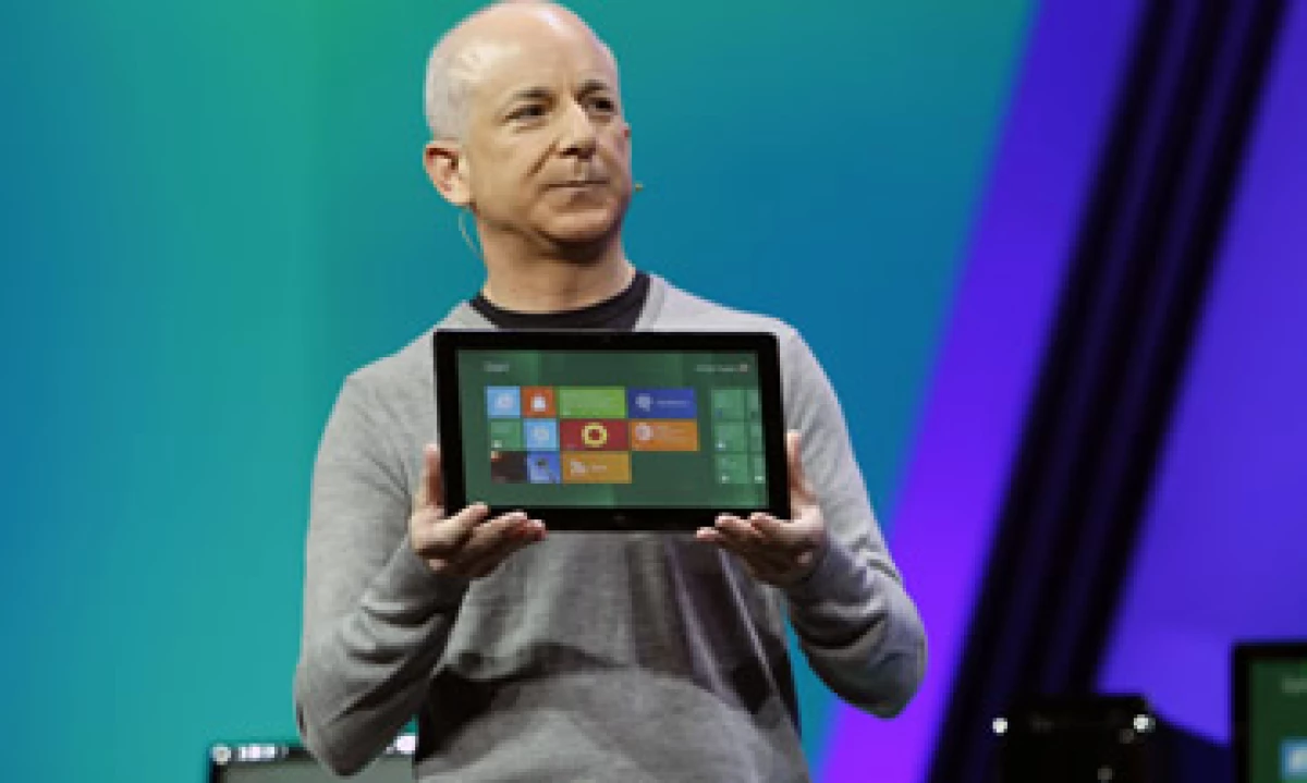El nuevo sistema Windows 8 se parece al sistema operativo para smartphones de Microsoft, Windows Phone 7. (Foto: Reuters)