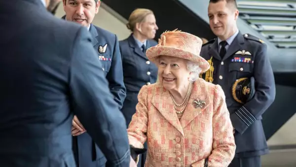 Reina Isabel II