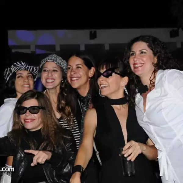 Cumple en blanco y negro