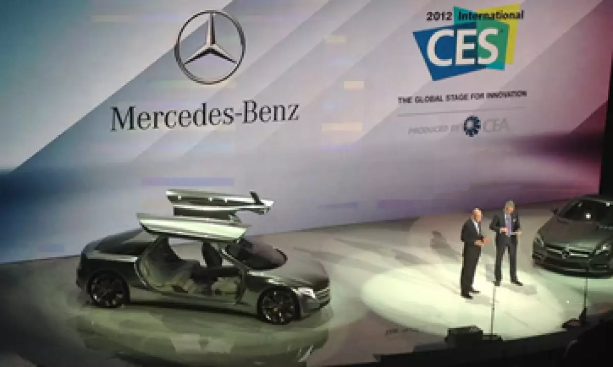 Dieter Zetsche, director general de Mercedes-Benz asegura que la actividad es un elemento que debe estar presente en sus vehículos. (Foto: Francisco Rubio)